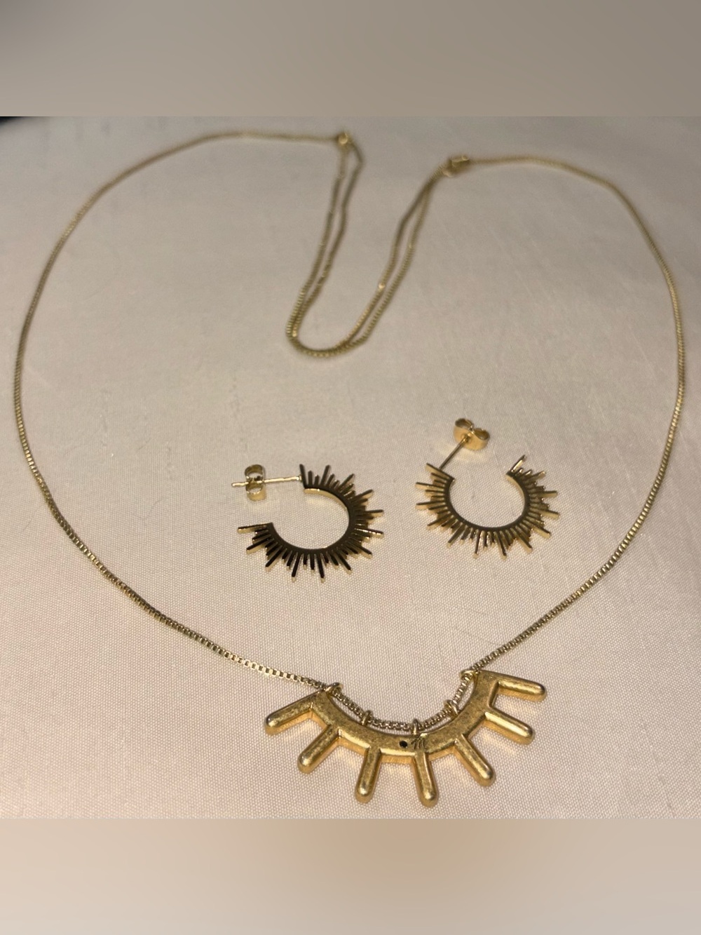 Madewell Gold Sunburst Pendant Necklace with Fringe Hoop Earrings - Picture 5 of 10